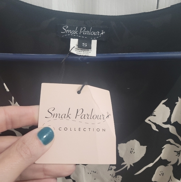 NWT Smak Parlour Lead Like A Girl Fit & Flare V-Neck Pleated Dress - Picture 7 of 15